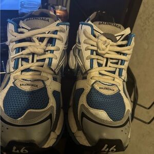 Balenciaga runners used